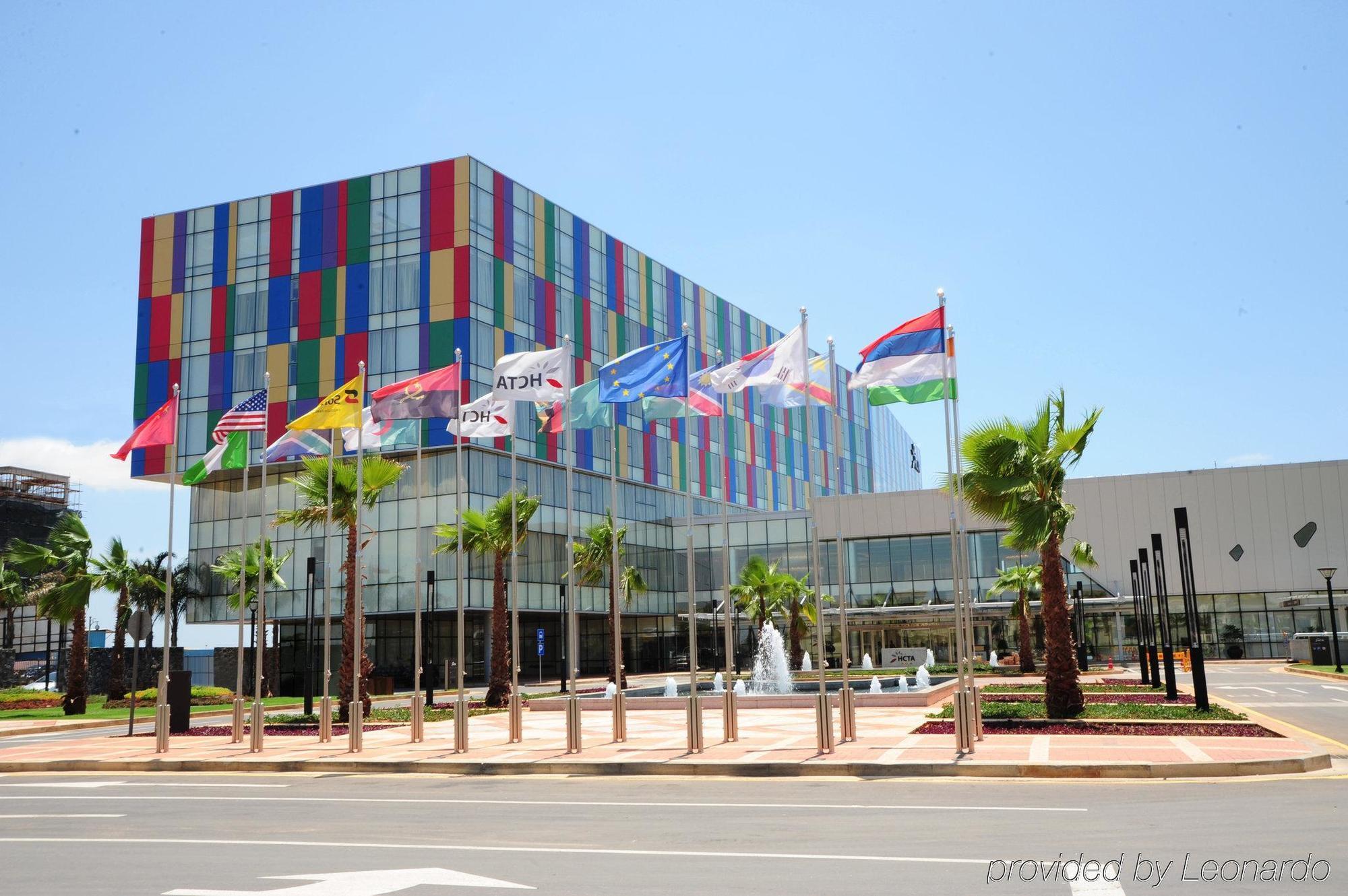 De Convencoes De Talatona Hotel Luanda Exterior photo