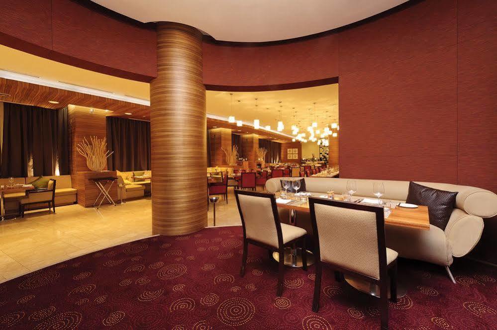 De Convencoes De Talatona Hotel Luanda Exterior photo
